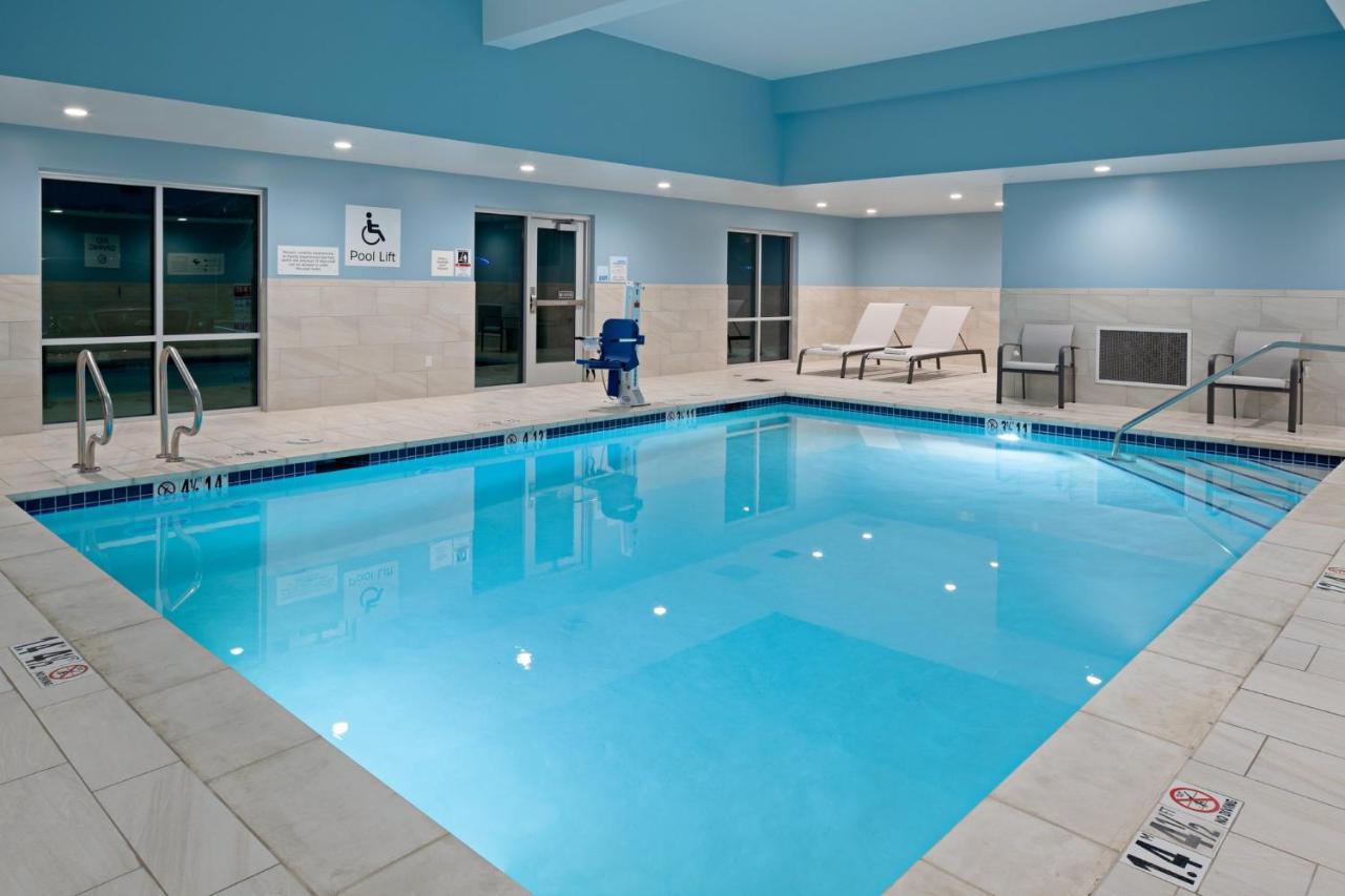 Holiday Inn Express & Suites - Hollister By Ihg Dış mekan fotoğraf