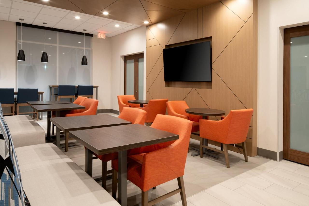 Holiday Inn Express & Suites - Hollister By Ihg Dış mekan fotoğraf