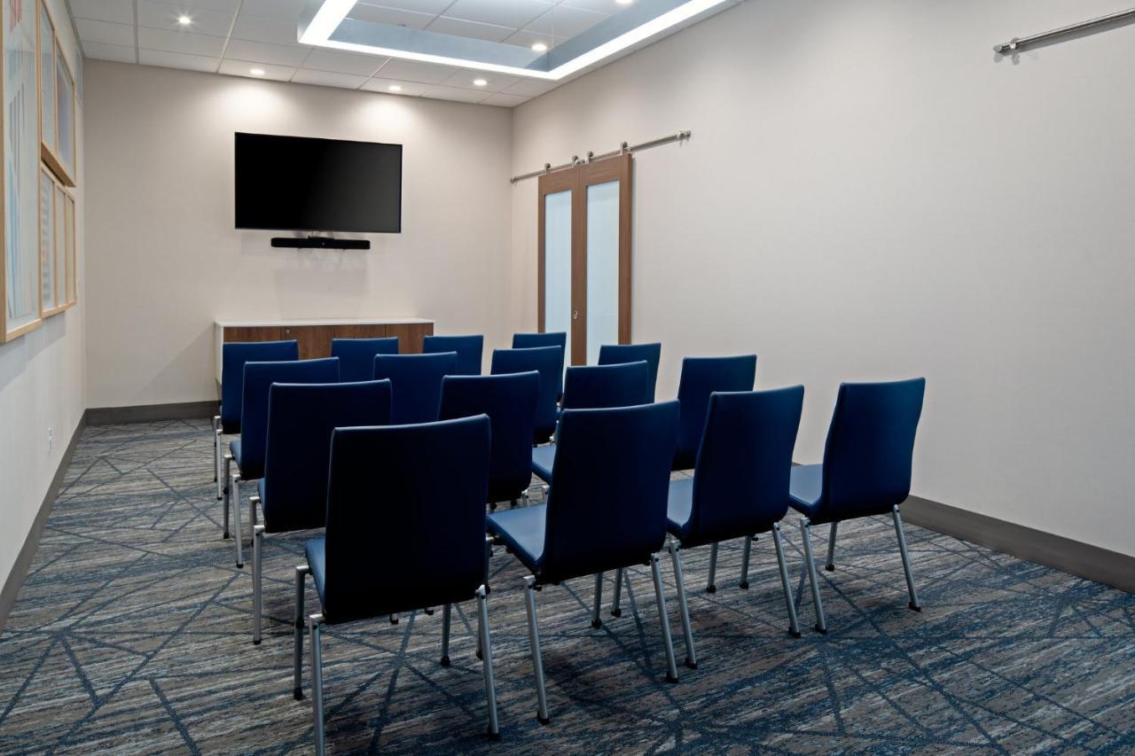 Holiday Inn Express & Suites - Hollister By Ihg Dış mekan fotoğraf